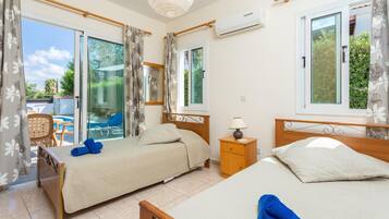 Villa | 3 bedrooms, travel cot, WiFi