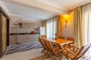 Casa | Cocina privada | Periquera y utensilios de cocina 