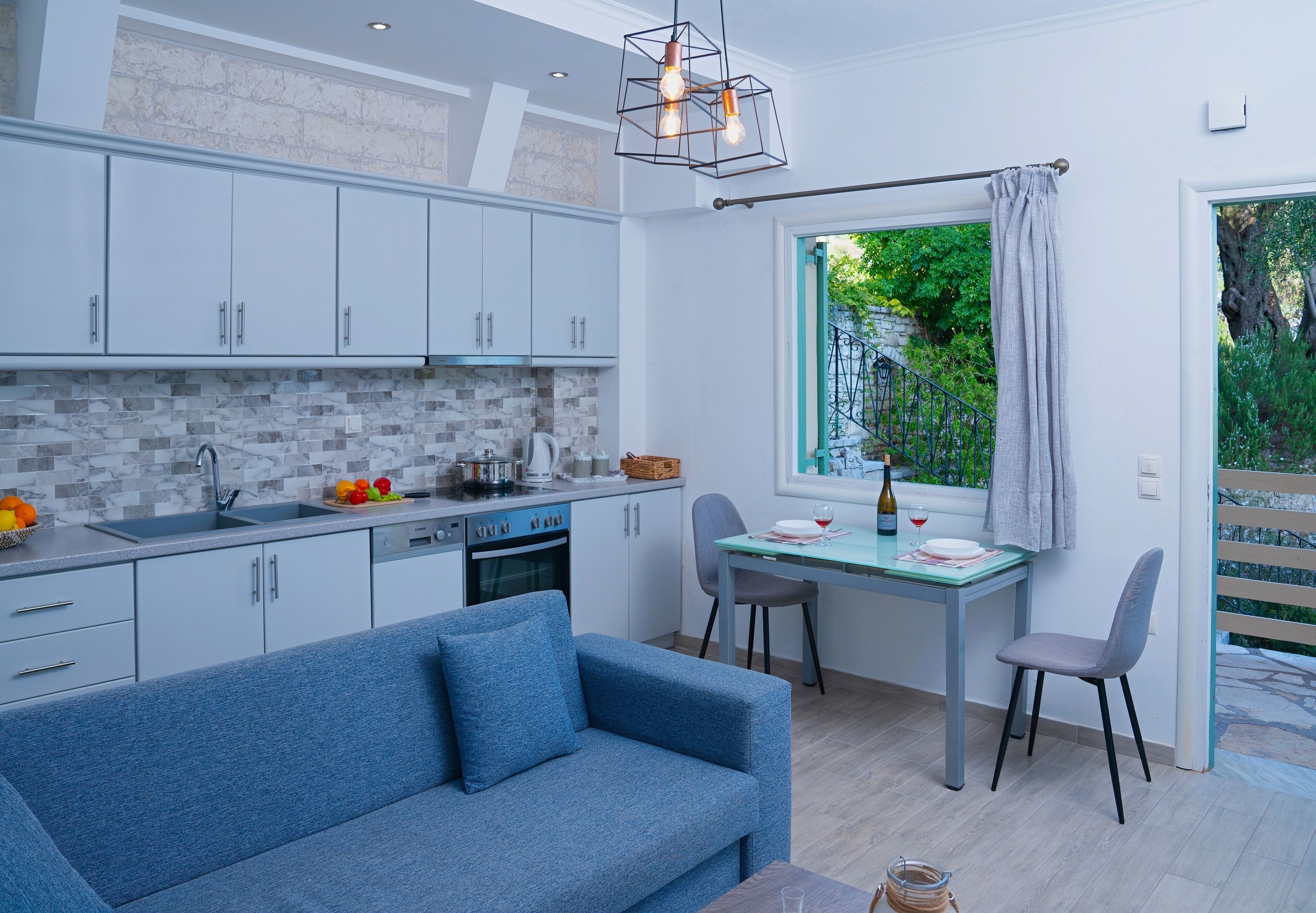 House, 2 Bedrooms, Sea View | Living area