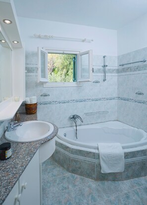 Maison, 3 chambres, vue mer | Salle de bain