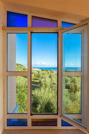 Huvila | 5 makuuhuonetta, äänieristys, Wi-Fi