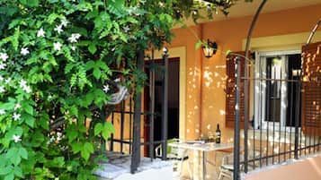 Apartment | 2 bedrooms, travel cot, WiFi