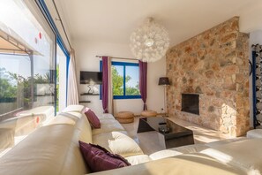Villa | 3 bedrooms, WiFi