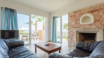 Vila | 4 kamar tidur, brankas, tempat tidur bayi, dan Wi-Fi