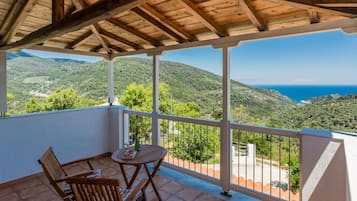 Villa | 3 bedrooms, in-room safe