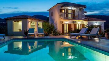 3 bedrooms, in-room safe