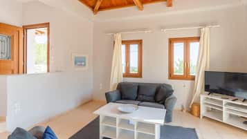 Villa | 3 bedrooms, in-room safe