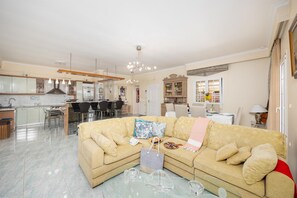 Villa | 2 bedrooms, WiFi