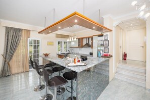 2 habitaciones, cuna de viaje y wifi 