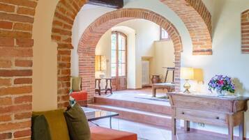 Villa | 5 bedrooms, WiFi