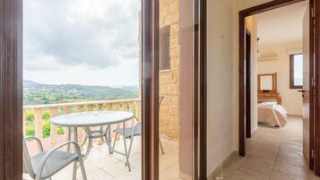 Villa | 3 bedrooms, travel cot, WiFi