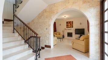 Villa | 3 bedrooms, WiFi