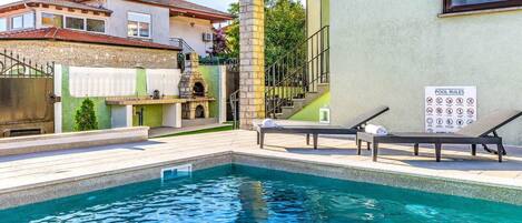 Villa | 5 bedrooms, WiFi