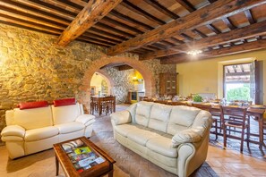 Villa | Interior - Villa Podere Belvedere Large Private Pool Sea Views Wifi - 3281 (Sarteano)