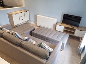 Apartment | Living room - Gorgeous 1-bed Apartment in Wetwang, Driffield (Driffield)