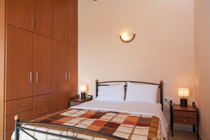 House | 3 bedrooms, iron/ironing board - Villa Yeraki Large Private Pool Sea Views A C Wifi - 981 (Kefalonia)