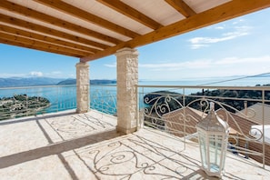 Villa | 3 bedrooms - Villa Frosso Large Private Pool Walk to Beach Sea Views A C Wifi Car Not Required - 556 (Corfu)