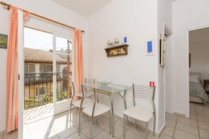 Apartment | 3 bedrooms, travel crib, WiFi