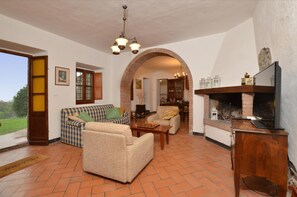 Villa | 4 bedrooms, WiFi