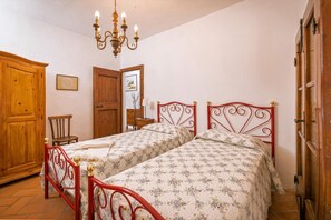 Villa | 4 bedrooms, WiFi