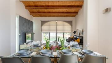 Villa | 4 bedrooms, WiFi