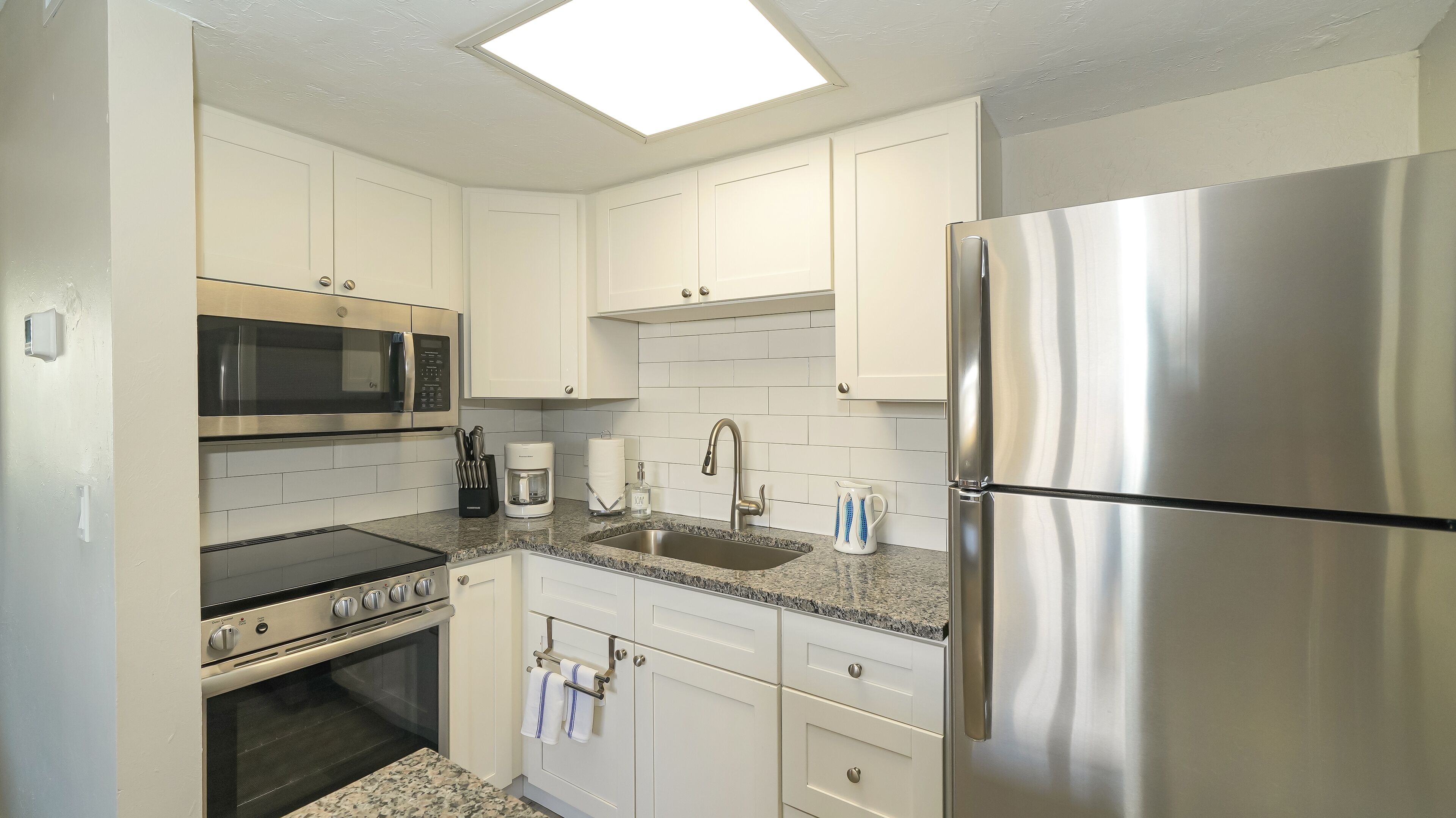 Siesta Key Village-Suite #1: A block to the Beach!