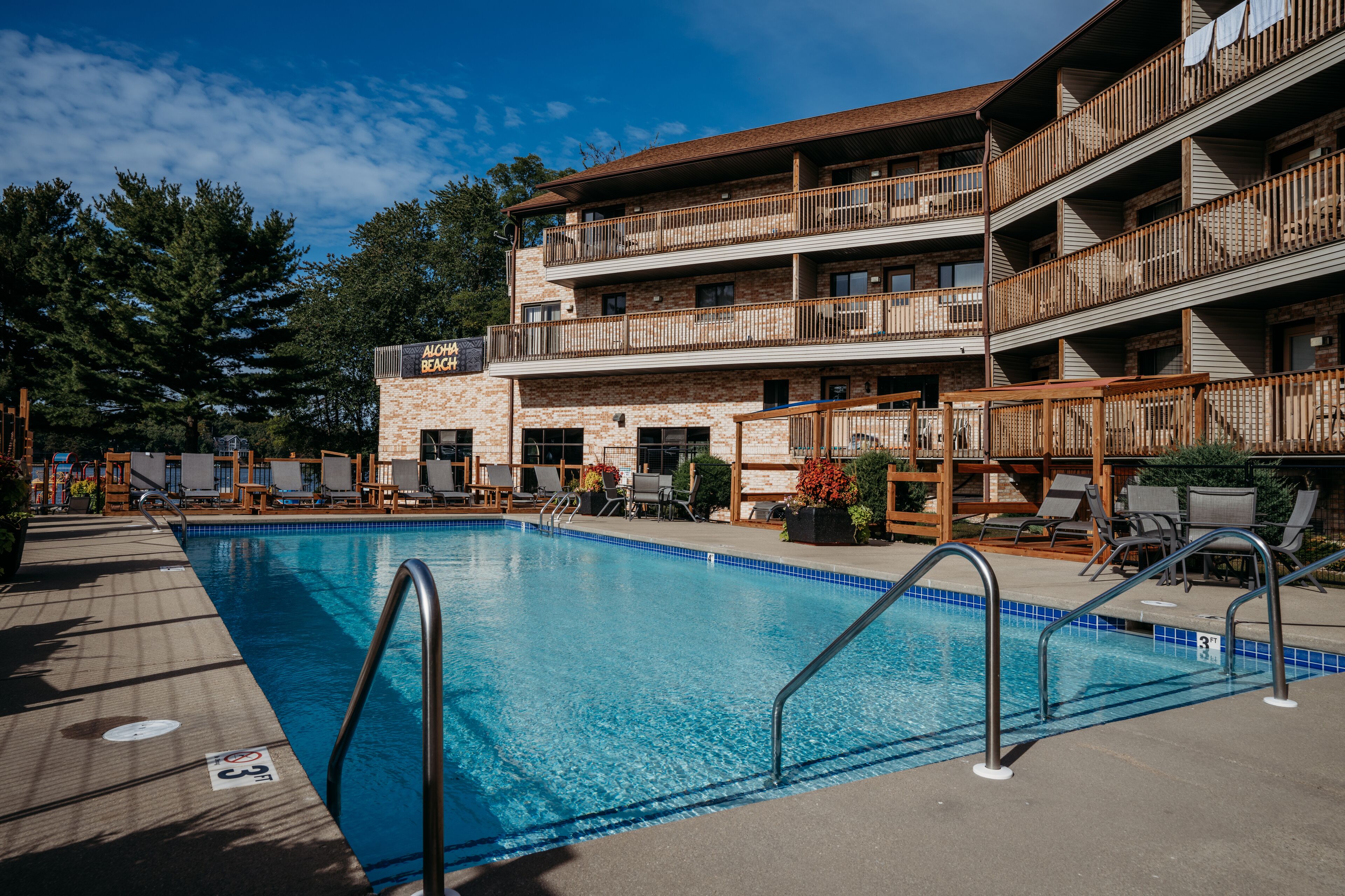 Piscine couverte, piscine extérieure (ouverte en saison)