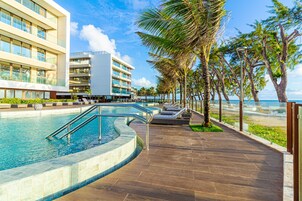 2 outdoor pools, sun loungers