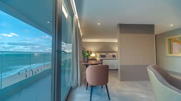 Suite Studio Présidentielle, 1 trÚs grand lit, baignoire, vue océan | Minibar, coffres-forts dans les chambres, rideaux occultants