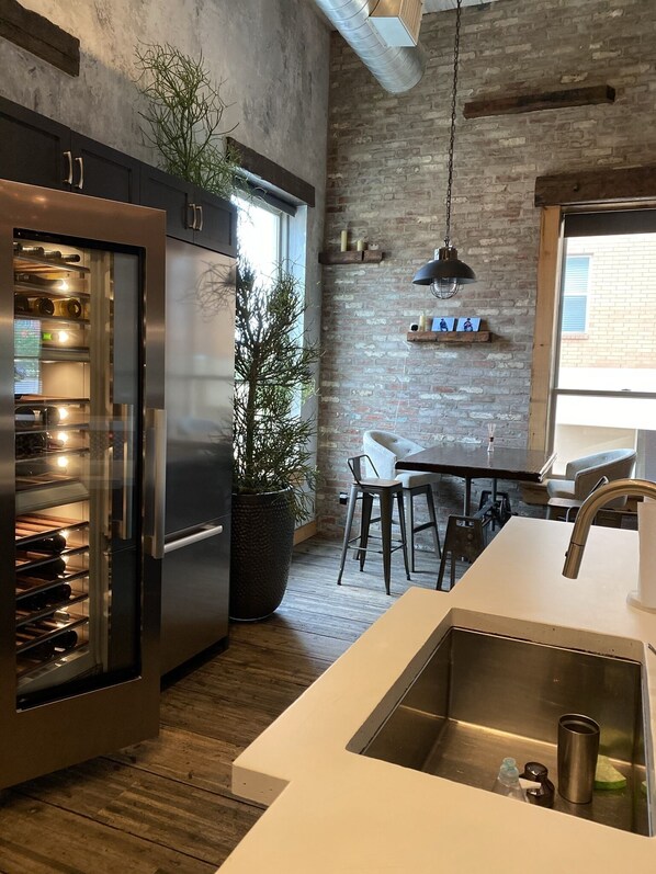 Ice maker