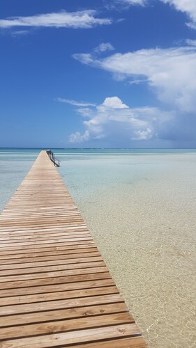 Quiet Island Cottage-fishing/shelling/beaching/2 kayaks included