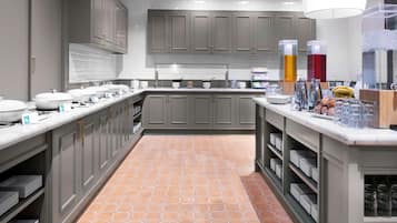 含每日吃到飽早餐