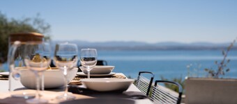 Seafront villa with private beach 1hr from Athens - MBH1