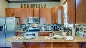 Fridge, microwave, oven, stovetop