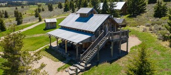 Bear's Den on Firetower ranch
