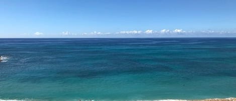 Una spiaggia nelle vicinanze