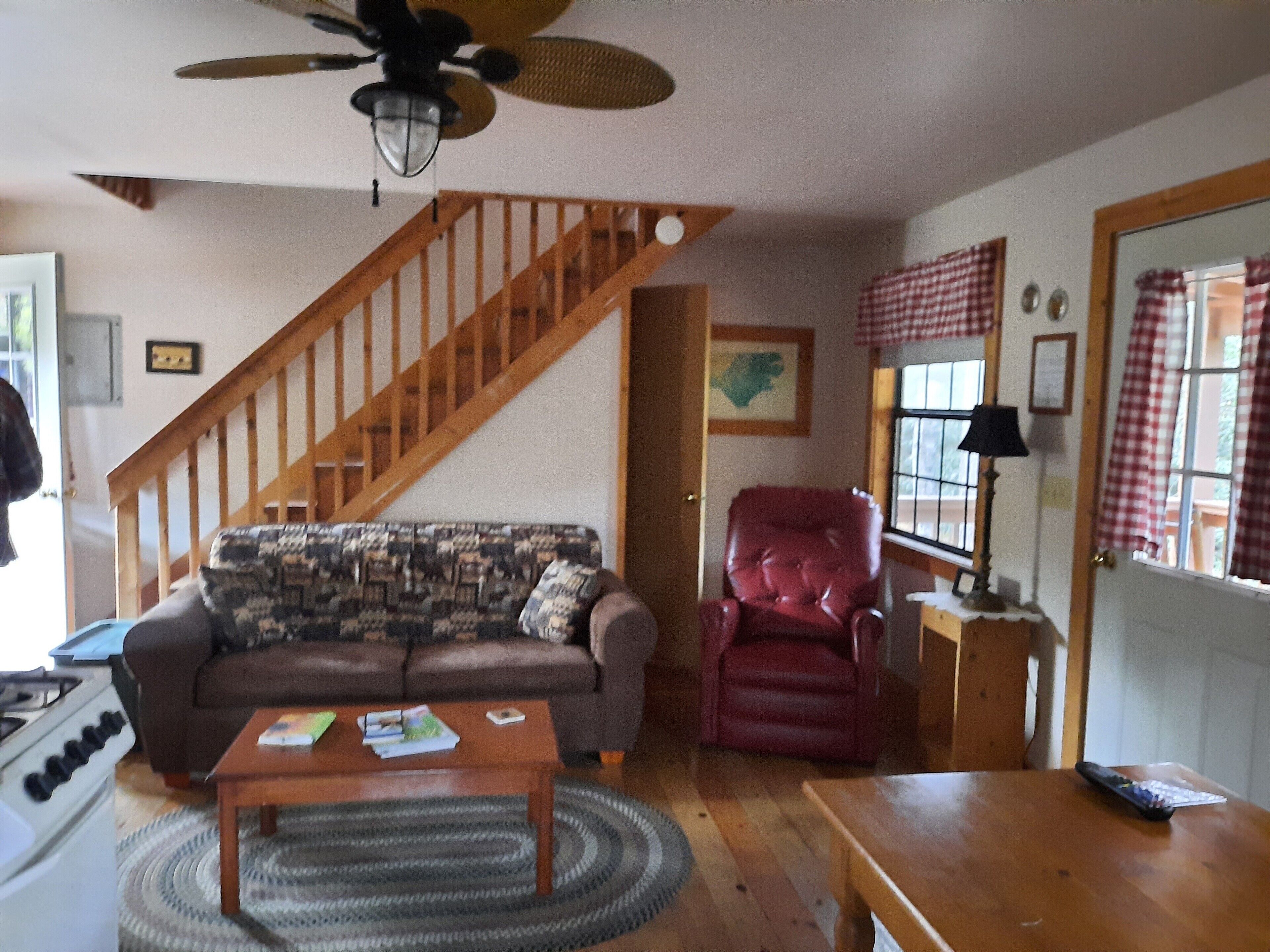 Cabin # 2 Single cabin 1 Bedroom 1 bath efficiency cabin 