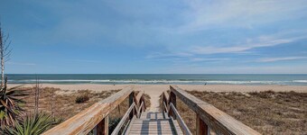 Top Floor Carolina Beach Condo ☀ Private Beach Access ☀ Oceanfront Pool