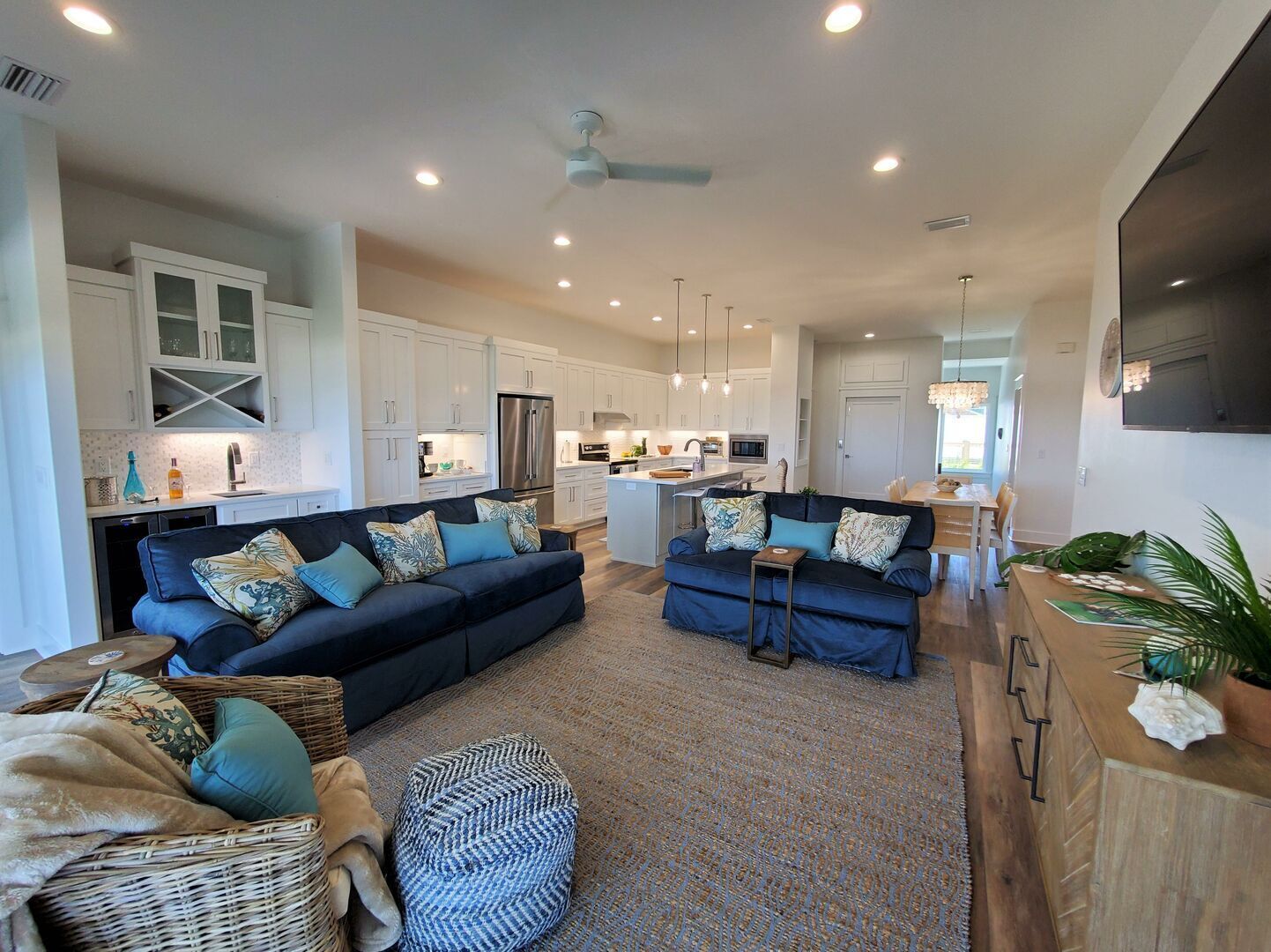 "Great White Florida House" - Rates discounted by 20% for the rest of 2023!