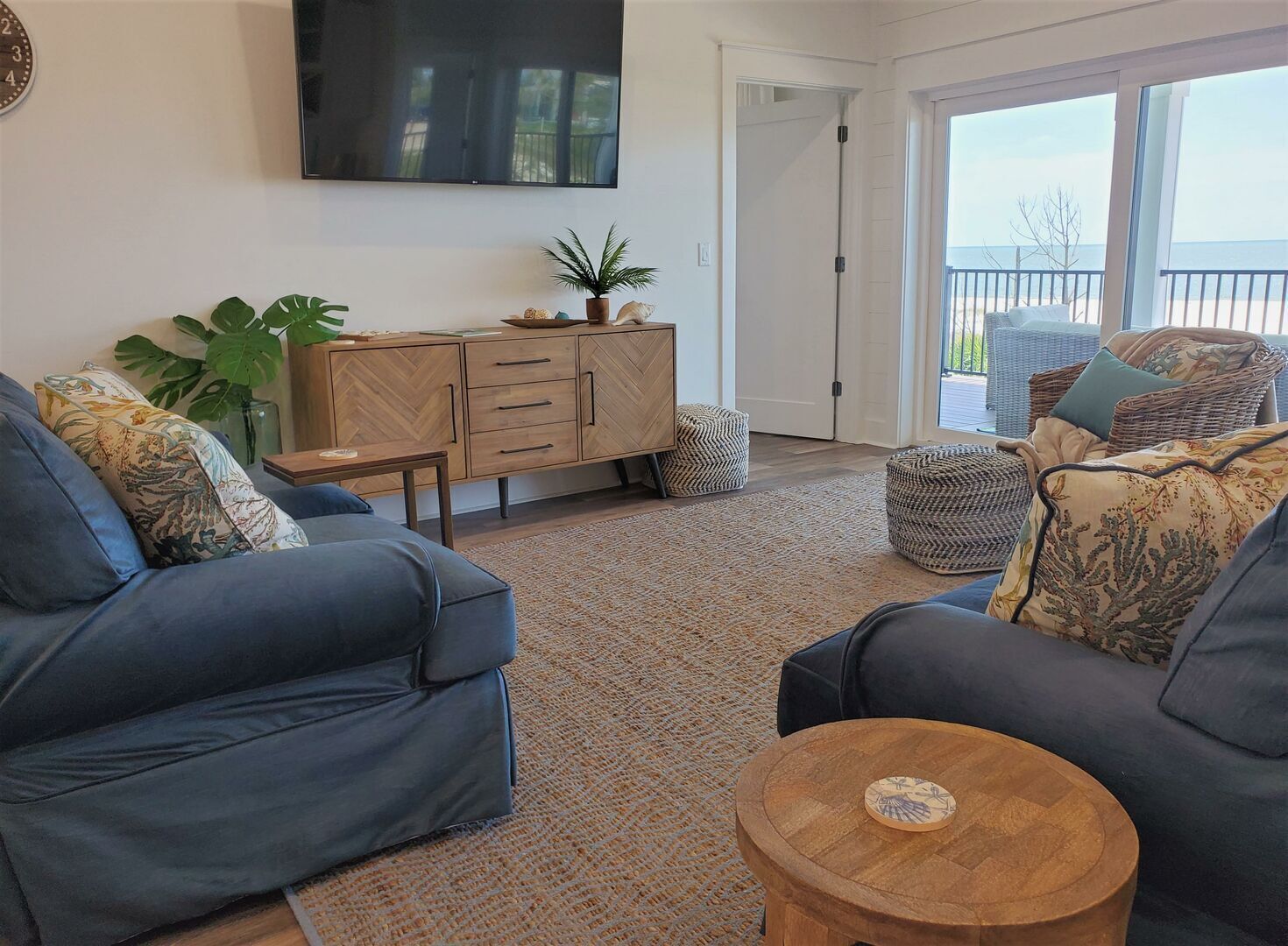 "Great White Florida House" - Rates discounted by 20% for the rest of 2023!