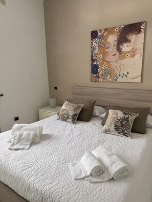 3 habitaciones, cuna de viaje, wifi y ropa de cama 