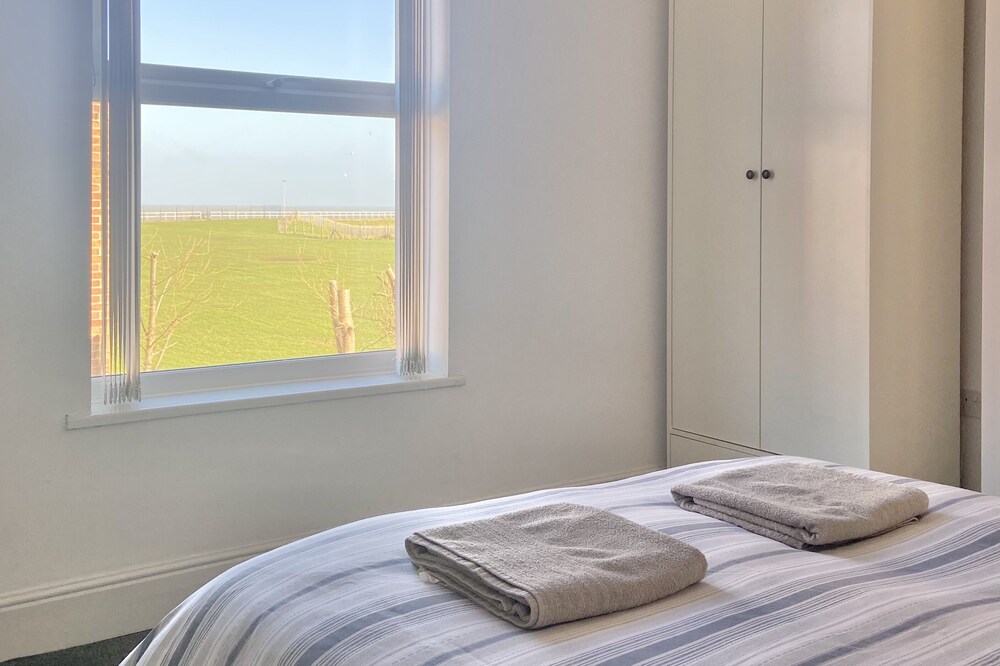 BeRo Terrace, a cosy home only a minutes walk from the beach!