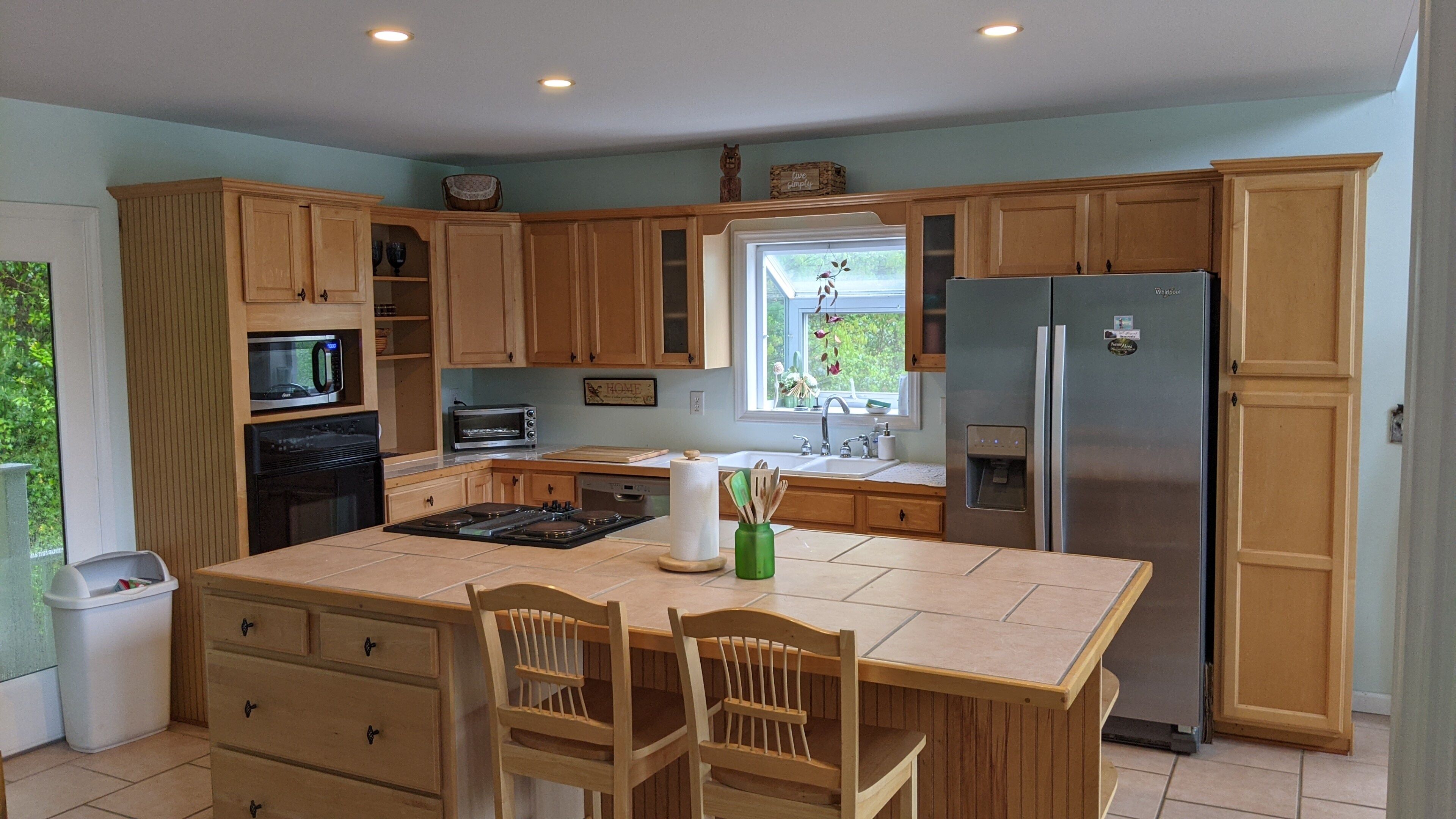 Bear Creek-Mountain views, decks that surround, and 3 creeks to discover!