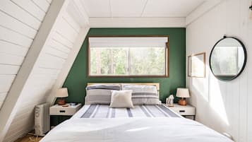 2 bedrooms, iron/ironing board, travel crib, free WiFi