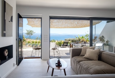 Seafront villa with private beach 1hr from Athens - MBH2