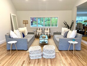 Smart TV, stereo - New Listing! Beautiful EH retreat-Walk to Ocean Beach, Bike to EH & Amagansett (East Hampton)