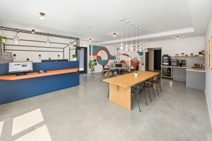 Lobby lounge - The Metric (Los Angeles)