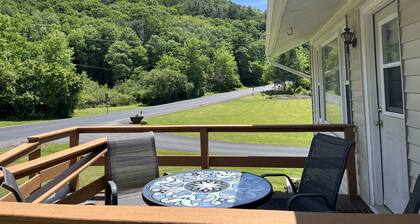 JR's Place Under 5 minutes to Dreams Park or Cooperstown, game room