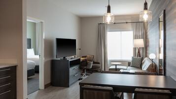 Suite, 1 habitación | 1 habitación, escritorio y espacio para trabajar con laptop