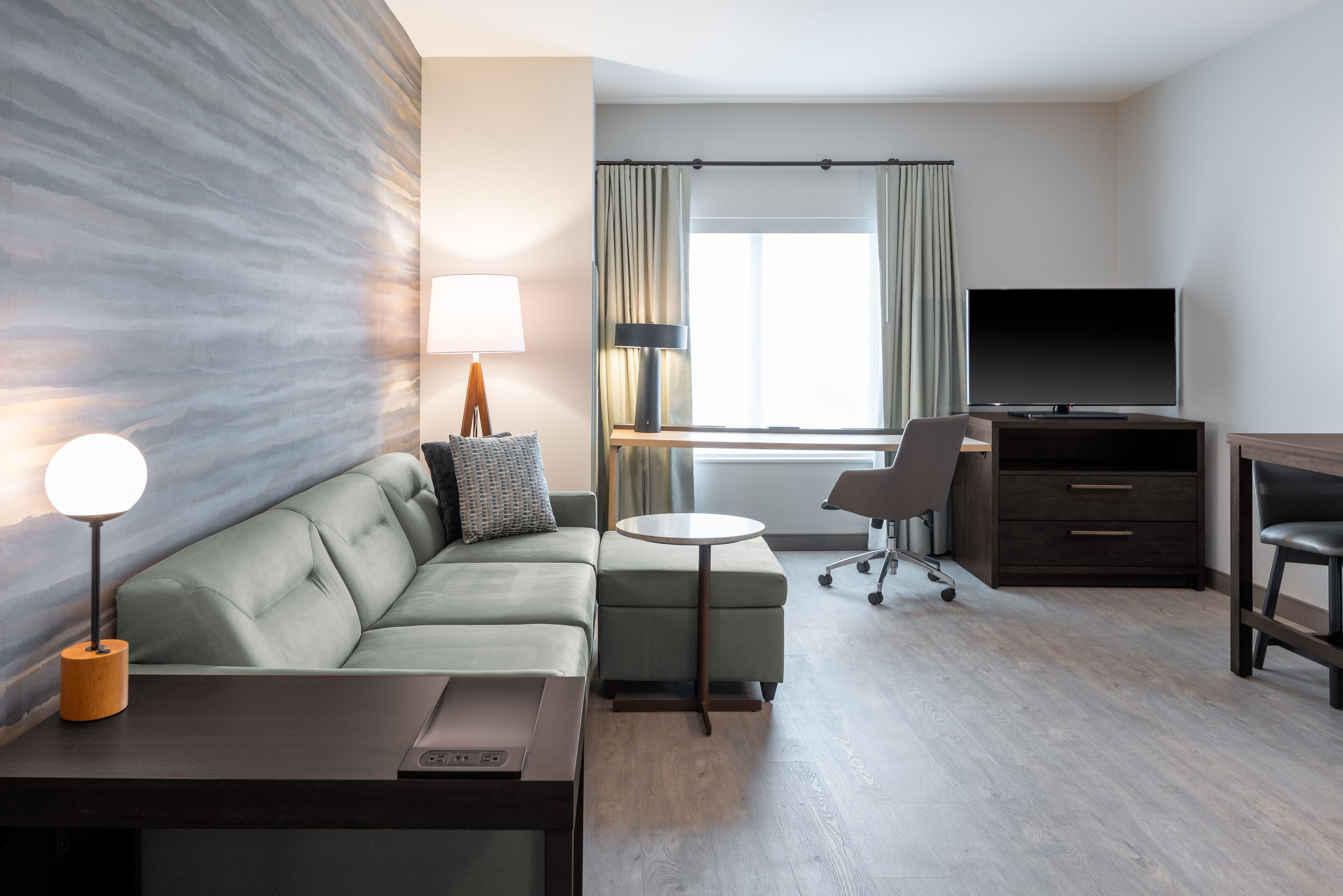 suite, 1 bedroom | living area | 49-inch flat-screen tv with cable channels, tv, offices